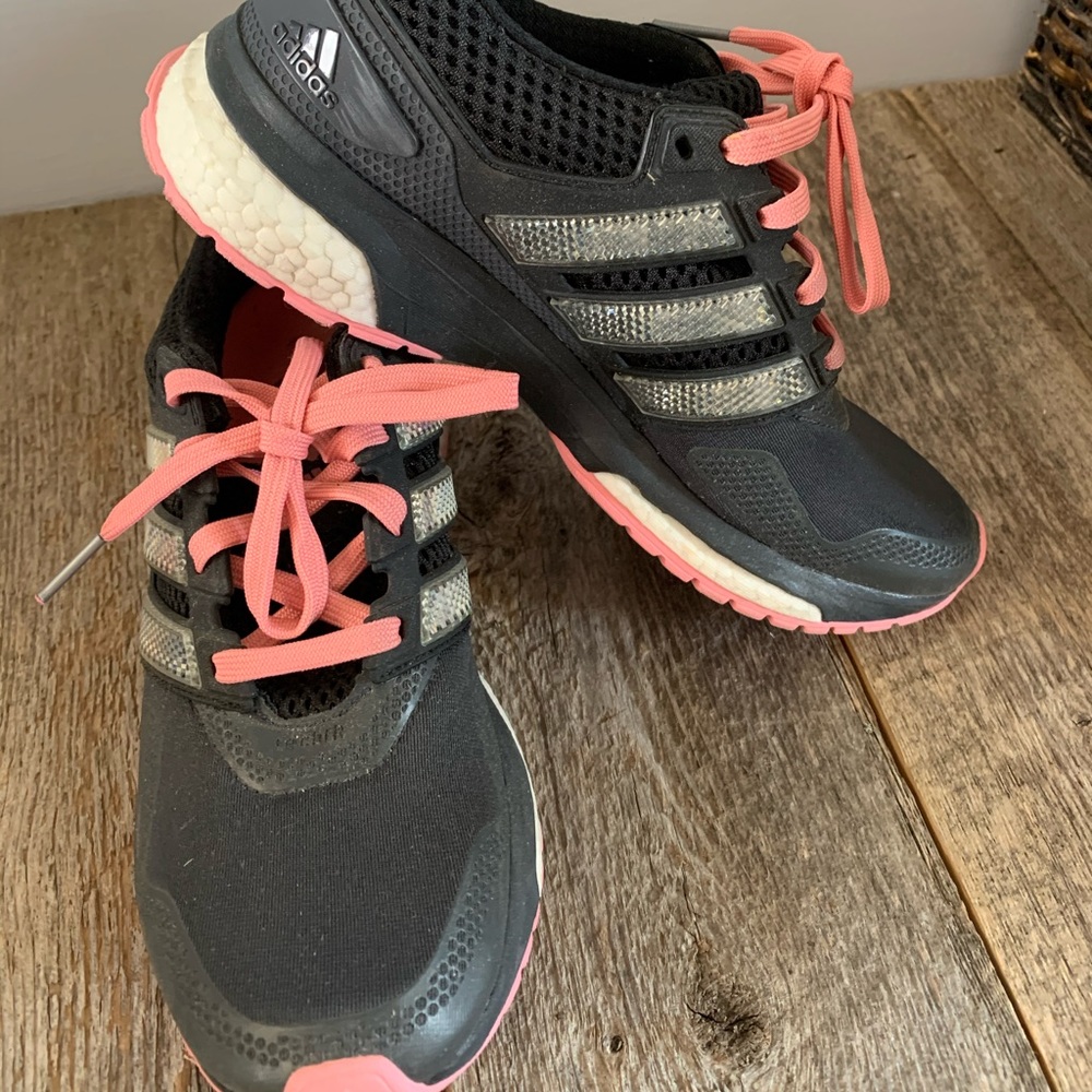 Adidas tennis shoes. Women size 7